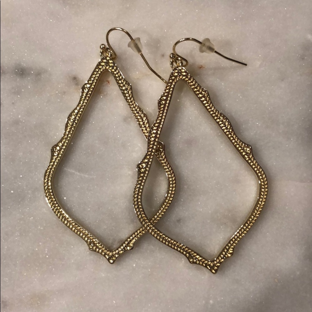 Kendra Scott Sophee Drop Earrings in gold